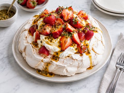Classic Pavlova